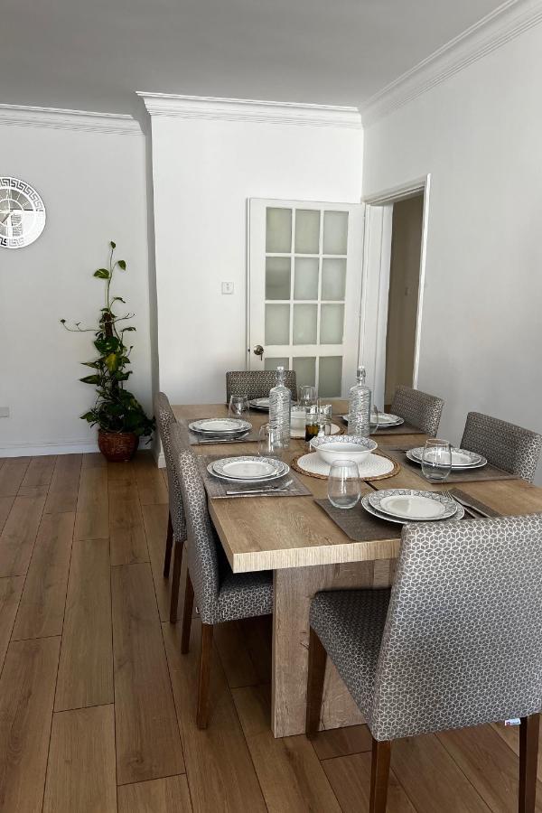 Stylish 3 Bedroom Apartment In Kerýnia Eksteriør bilde