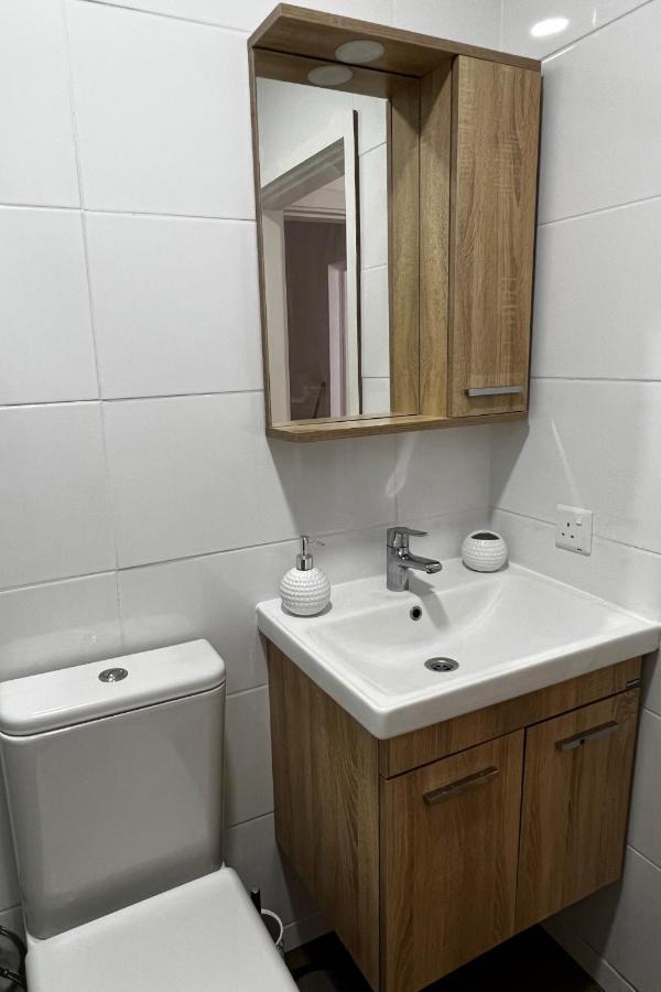 Stylish 3 Bedroom Apartment In Kerýnia Eksteriør bilde