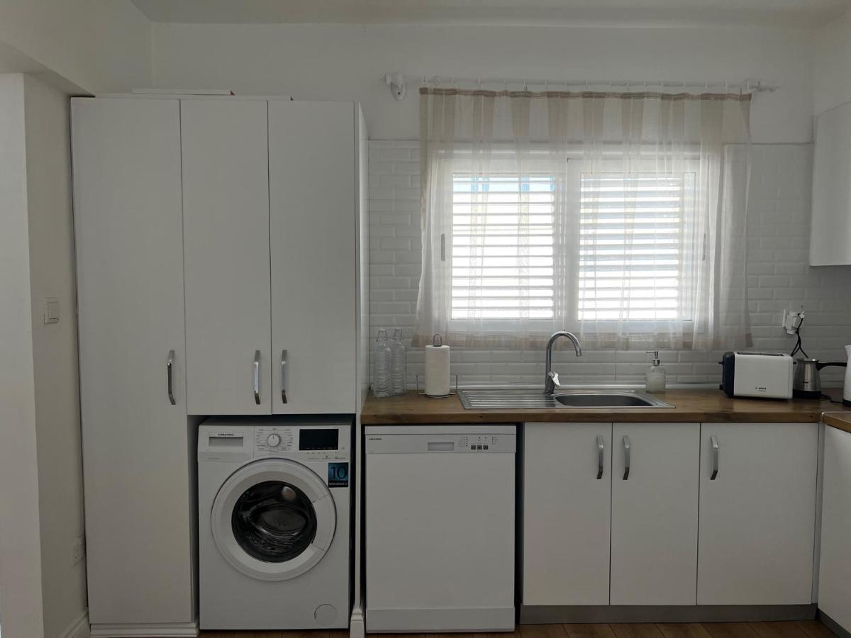 Stylish 3 Bedroom Apartment In Kerýnia Eksteriør bilde